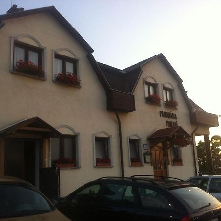 Bed and Breakfast Panoráma Panzió Tatabánya Esterno foto