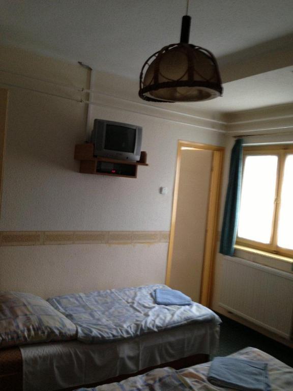 Bed and Breakfast Panoráma Panzió Tatabánya Esterno foto